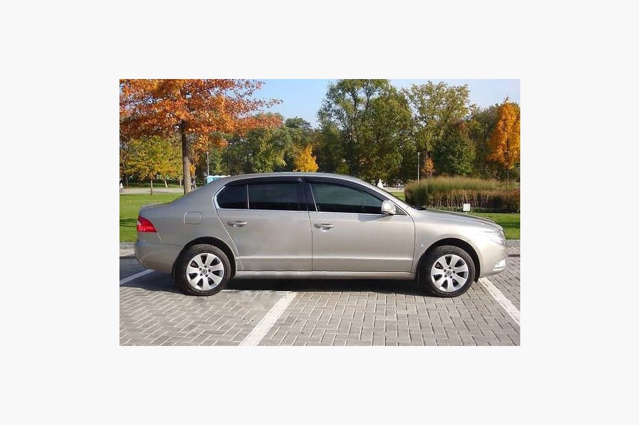 Skoda Superb 2009-2015 Windabweiser SD (4 Stk, SIM) Image