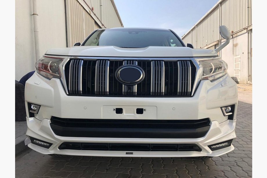 Toyota Land Cruiser Prado 150 2009-2023 Stoßstangenabdeckungen vorne und hinten TRD (2017-) Schwarz Foto 3