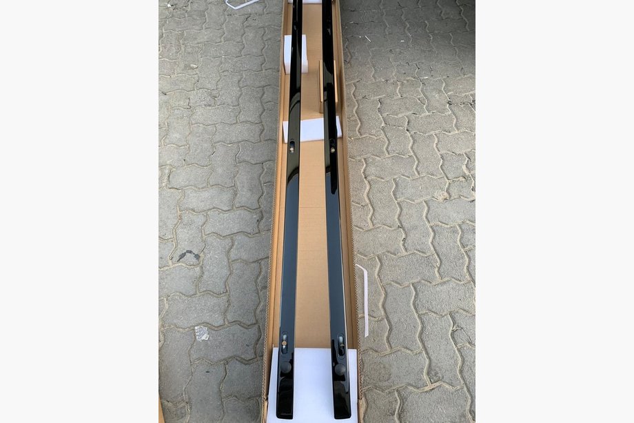 Toyota Land Cruiser Prado 150 2009-2023 Dachreling Lexus-Design (2 Stk., schwarz) Image