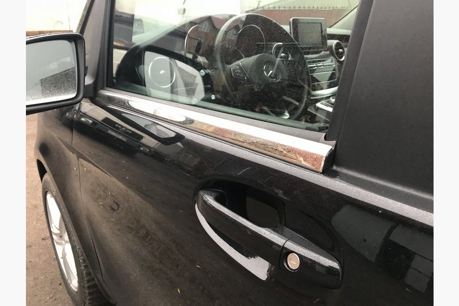 Mercedes Vito/V-class W447 2014- Fensterleisten unten Edelstahl (2 Stk.) Image