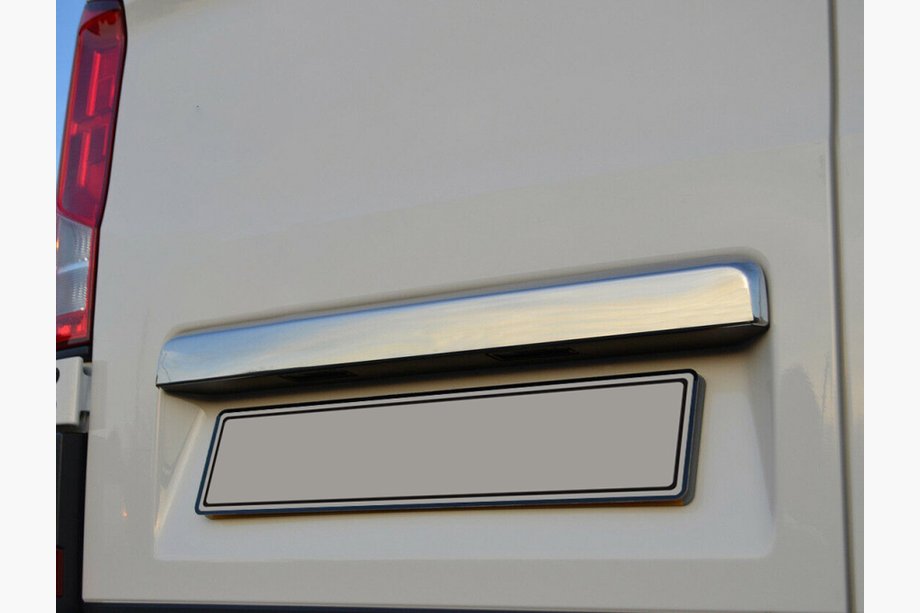 Volkswagen Crafter 2016- Chromleiste über dem Kennzeichen (ohne Kamera, Edelstahl) OmsaLine - Italienischer Edelstahl Image