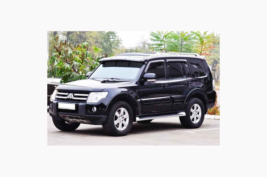 Mitsubishi Pajero Wagon IV 2006-2021 Windabweiser Frontscheibe Image