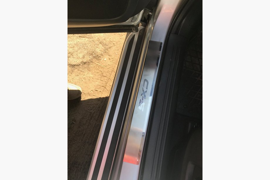 Mazda CX-5 2017–2025 Einstiegsleisten Abdeckungen Nataniko (4 Stk., Edelstahl) Image