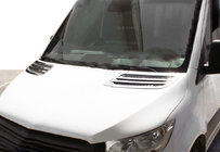 Mercedes Sprinter W907/W910 2018- Lufteinlass Abdeckungen Carmos (2 Stk., Edelstahl) Foto 1