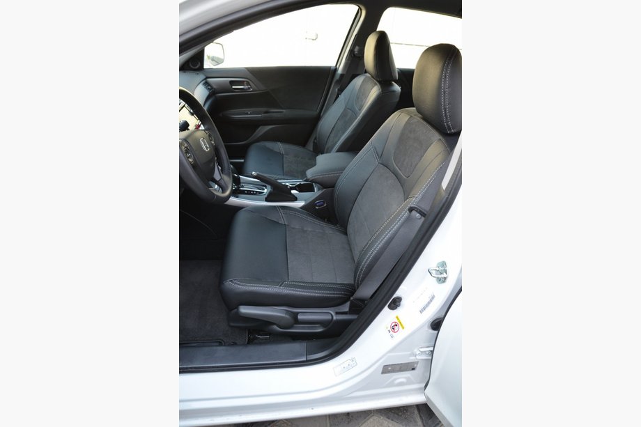Honda Accord IX 2013-2017 Autositzbezüge Alcantara & Kunstleder Image