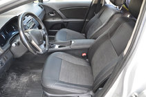 Toyota Avensis 2009-2018 Autositzbezüge (Kunstleder, Alcantara-Ersatz) Foto 1