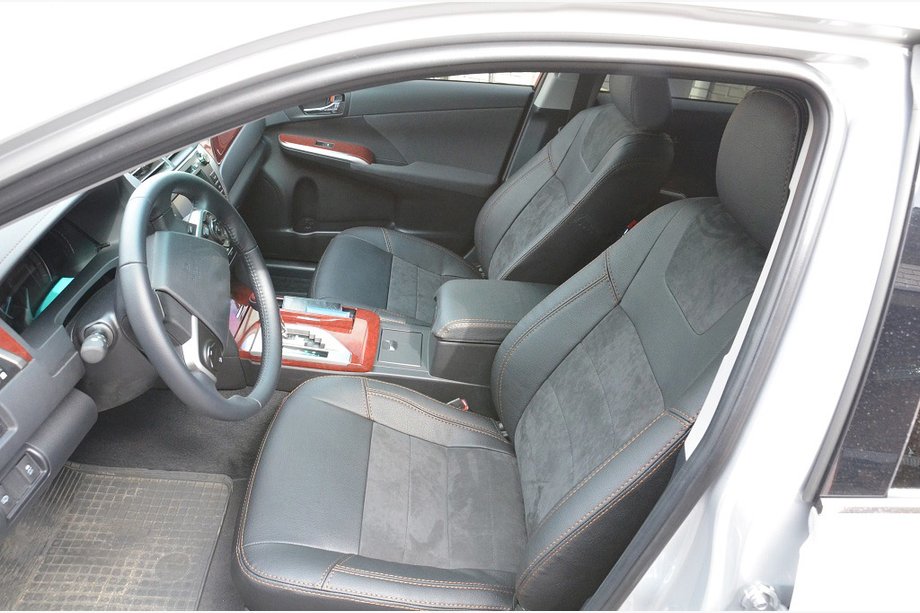 Toyota Camry 2011–2017 Autositzbezüge (Kunstleder & Alcantara-Ersatz, Elite) Image