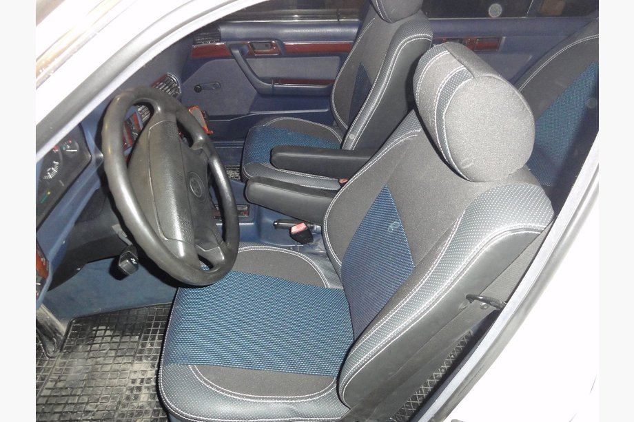 BMW 5 Series E34 1988-1995 Autositzbezüge (Kunstleder↗Stoff, Premium) Image