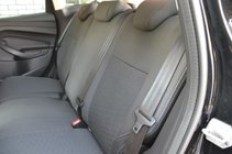 Ford Kuga/Escape 2013-2019 Autositzbezüge (Stoff↗Kunstleder, Premium) Foto 3
