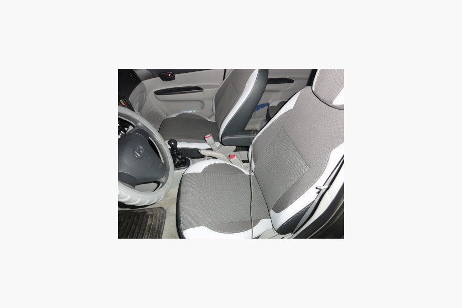 Hyundai Accent 2006-2010 Autositzbezüge aus Kunstleder Premium Image