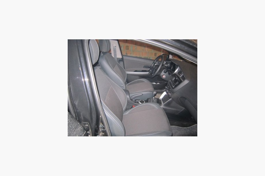 Kia Ceed 2012-2018 Autositzbezüge (Kunstleder↗Stoff, Premium) Image
