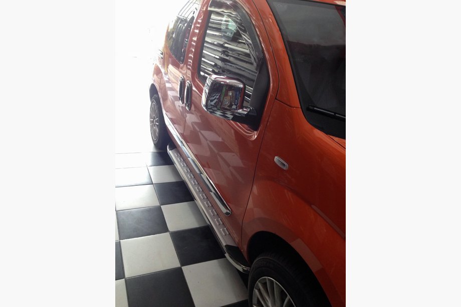 Peugeot Bipper 2008-2017 Trittbretter MsLine Omsa (2 Stk, Aluminium) Image