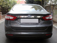 Ford Mondeo 2014-2022 Chromleiste über dem Kennzeichen (Edelstahl) Foto 1