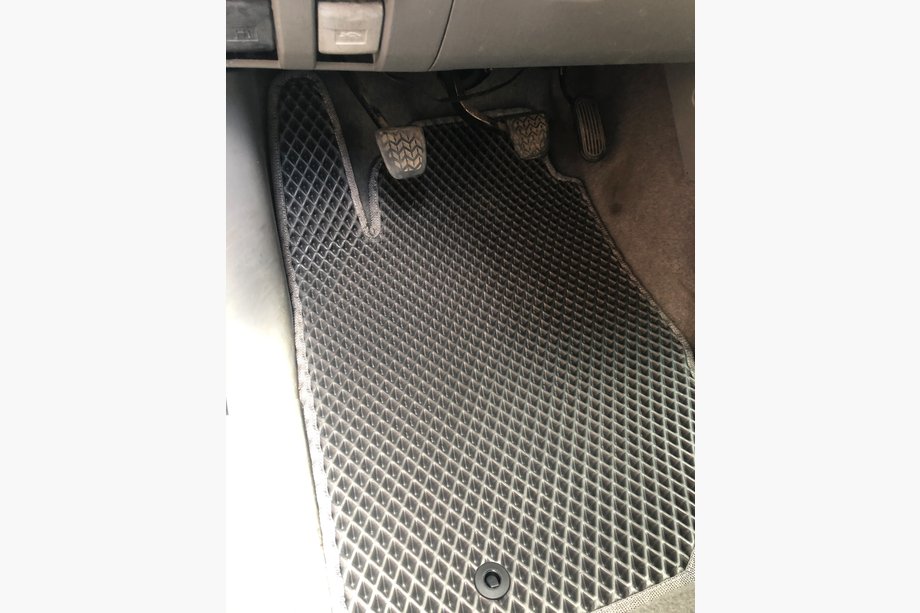 Toyota Hilux 2006-2015 EVA Fußmatten V1 (schwarz) Image