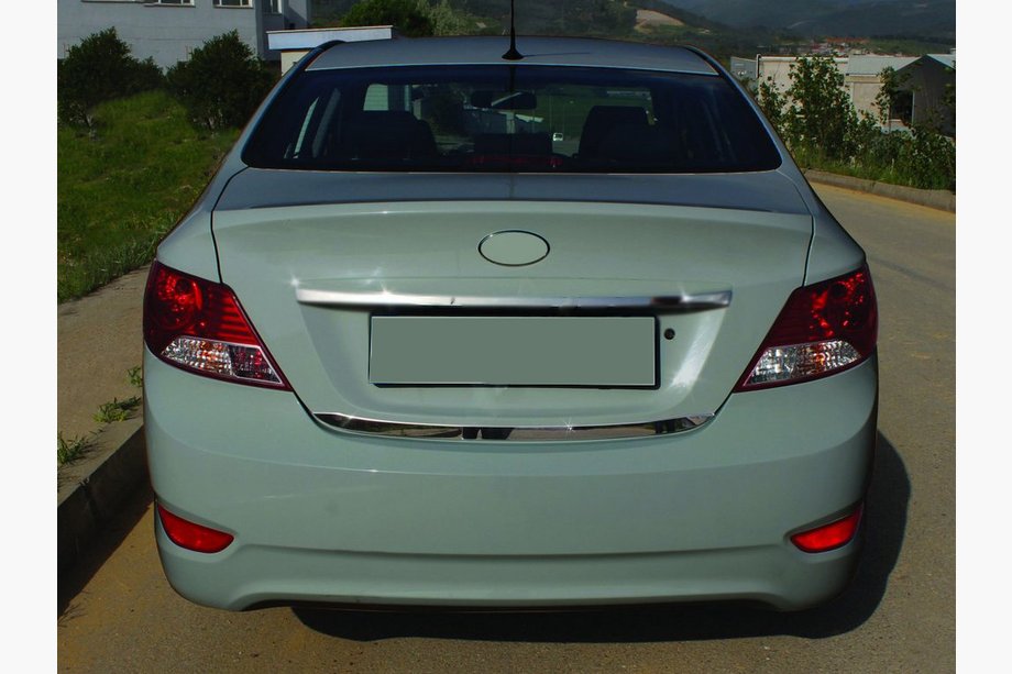Hyundai Accent 2011-2017 Kofferraumleiste Edelstahl OmsaLine - Italienischer Edelstahl Image