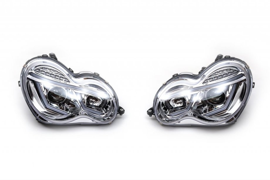 Mercedes C-class W203 2000-2007 Frontscheinwerfer mit LED-Tagfahrlicht (2 Stk) Dunkel Image