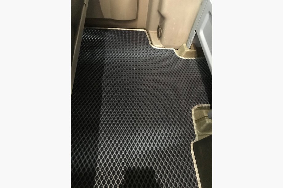 Volkswagen Crafter 2006-2016 EVA Fußmatten 2. Reihe für orig. Kombi (schwarz) Image