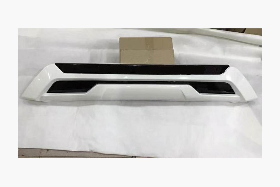 Toyota Land Cruiser 200 2007-2021 Frontlippe 2016↗ (ME-Style, Unterlippe) Weiß Foto 2