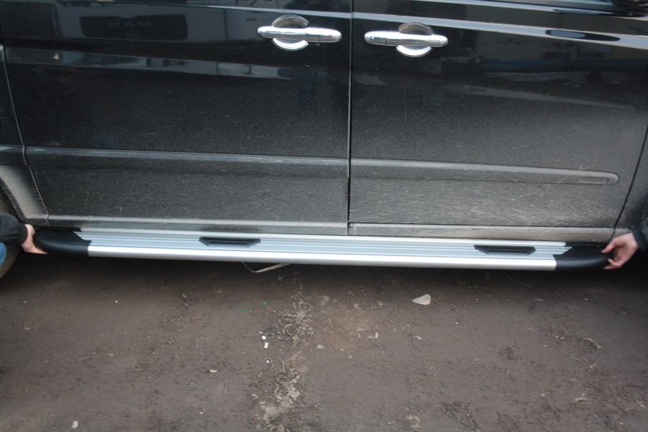 Mercedes Viano 2004-2014 Trittbretter Bosphorus OLD Grau (2 Stk., Aluminium) Kurzer/Mittlerer Radstand Foto 2