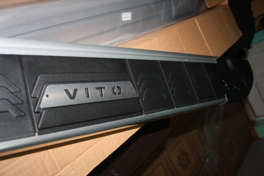 Mercedes Vito W639 2004-2014 Seitenschweller RedLine Black (2 Stk., Aluminium) Kurz und Mittel Foto 4