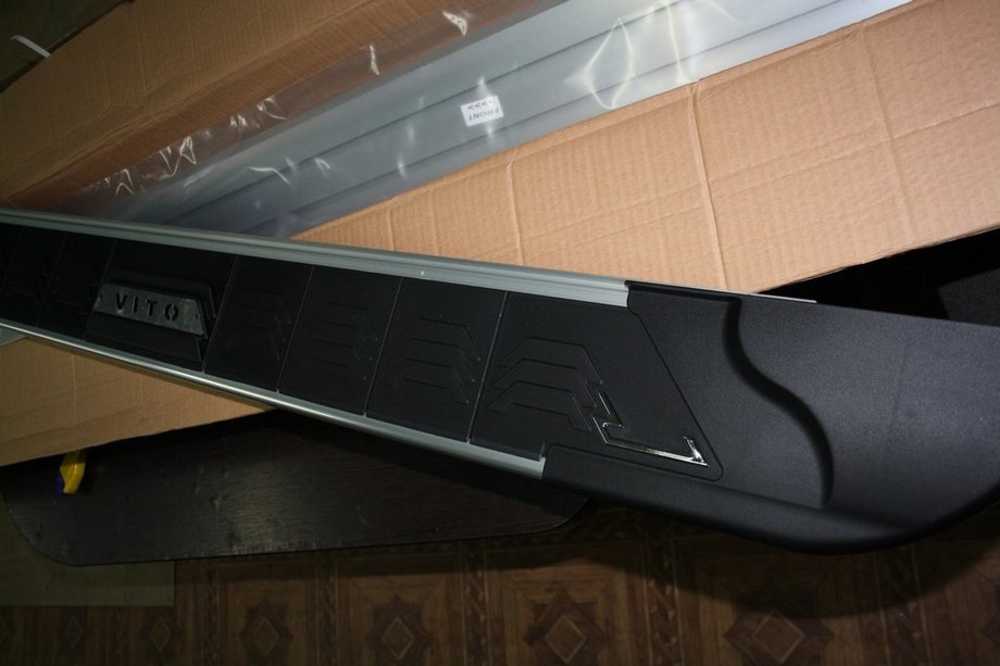 Mercedes Vito W639 2004-2014 Seitenschweller RedLine Black (2 Stk., Aluminium) Kurz und Mittel Foto 3