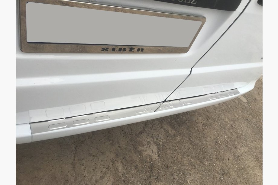 Mercedes Vito W639 2004-2014 Heckstoßstangenschutz ohne Kante (Carmos, Edelstahl) Image