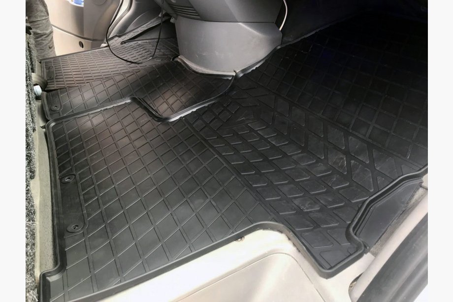 Volkswagen Crafter 2006-2016 Gummimatten (3 Stk, Stingray) 2↗1 Image