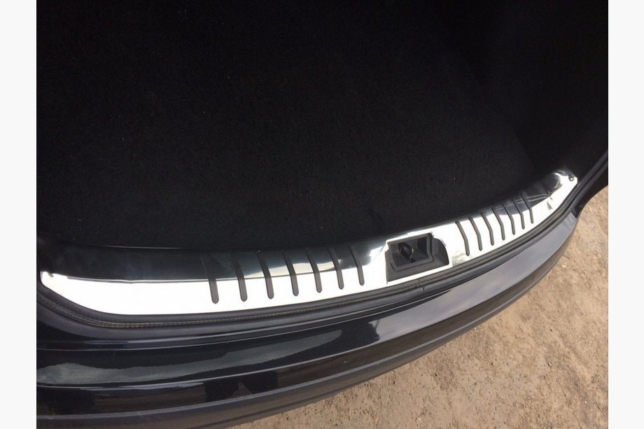 Nissan Qashqai 2007-2010 Kofferraum-Innenleiste Edelstahl mit Gummieinlagen Image