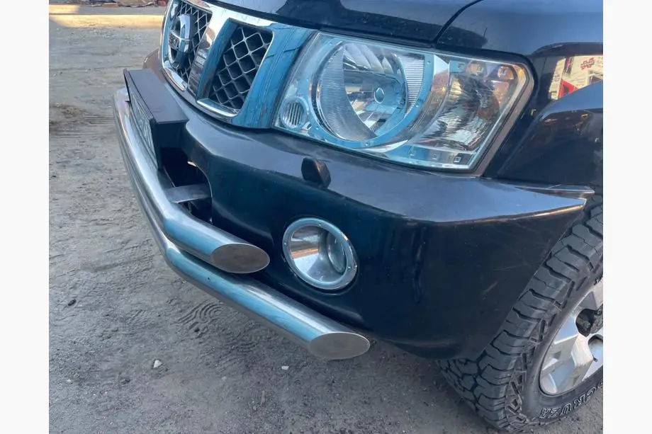 Nissan Patrol Y61 1997-2011 Frontstoßstange komplett gebraucht (2004-2008) Image