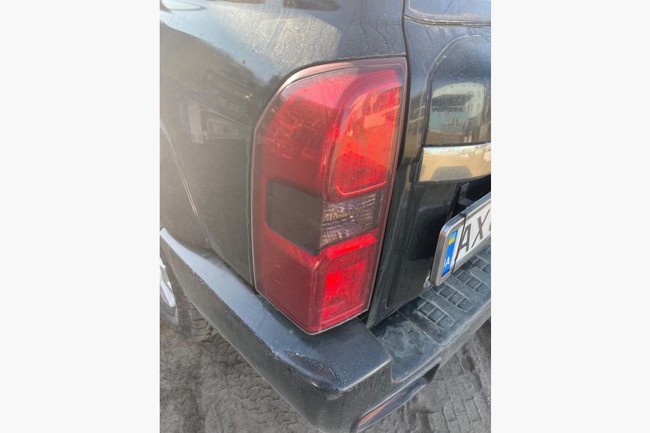 Nissan Patrol Y61 1997-2011 Rückleuchte gebraucht (2004-2008, 1 Stk) Image
