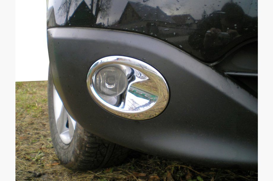 Nissan Qashqai 2007-2010 Chrom Blenden für Nebelscheinwerfer mit Vertiefung (2 Stk, Kunststoff) Image