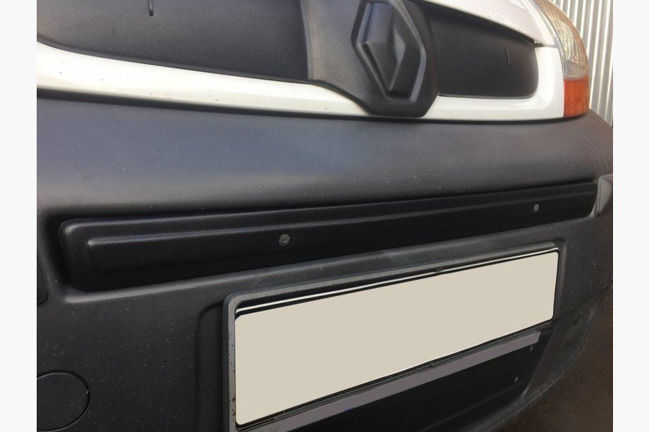 Opel Vivaro 2001–2015 Mittlere Winterabdeckung (über dem Kennzeichen) Matt, 2007-2015 Image