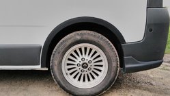 Renault Trafic 2001–2015 Radlaufverbreiterungen (4 Stk, schwarz) 2001-2007, schwarzes Metall, vorne + hinten Foto 5