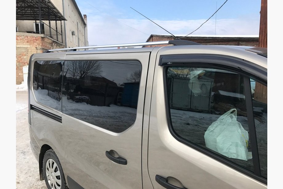 Nissan NV300/Primastar 2016- Dachreling Chrom Lange Basis, Metallfuesse Foto 4