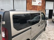 Renault Trafic 2015- Dachreling Chrom Kurz, Kunststoff-Fuesse Foto 3