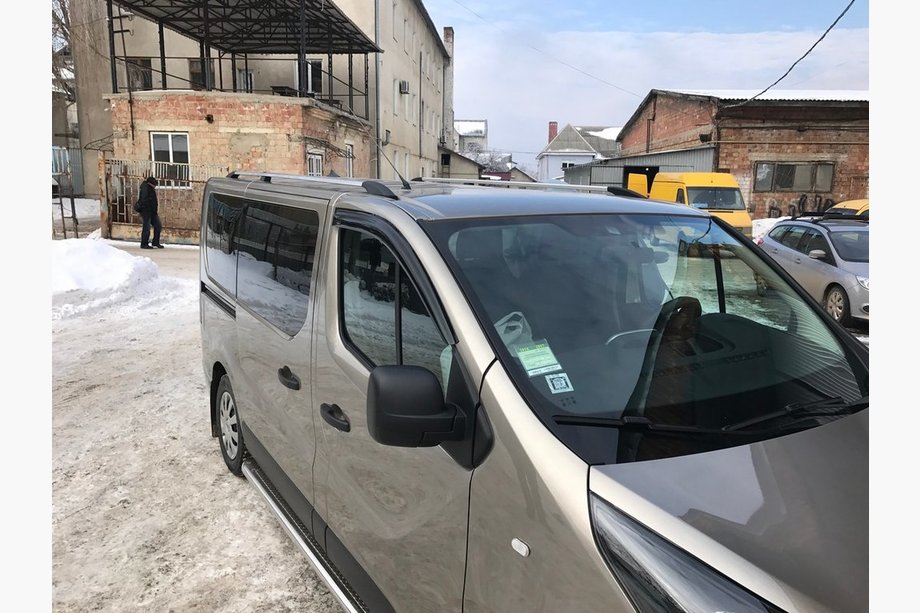 Nissan NV300/Primastar 2016- Dachreling Chrom Lange Basis, Metallfuesse Foto 2