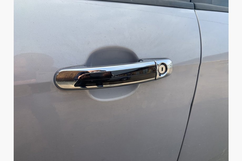 Ford Kuga/Escape 2013-2019 Türgriffblenden mit schwarzem Streifen (4 Stk, ABS) Image