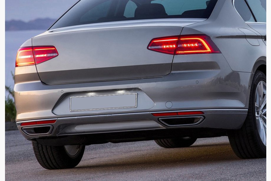 Volkswagen Passat B8 2015-2023 SALE! Edelstahl Ladekantenschutz hinten (SD, 3-tlg, V2) Image