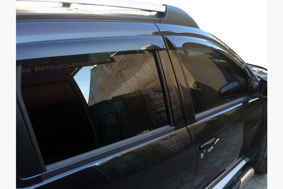 Renault Duster 2008–2017 Windabweiser (4 Stk, Cobra) Image
