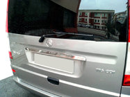 Mercedes Viano 2004-2014 Chromleiste über dem Kennzeichen (Heckklappe, Edelstahl) Carmos - Türkischer Edelstahl Foto 1