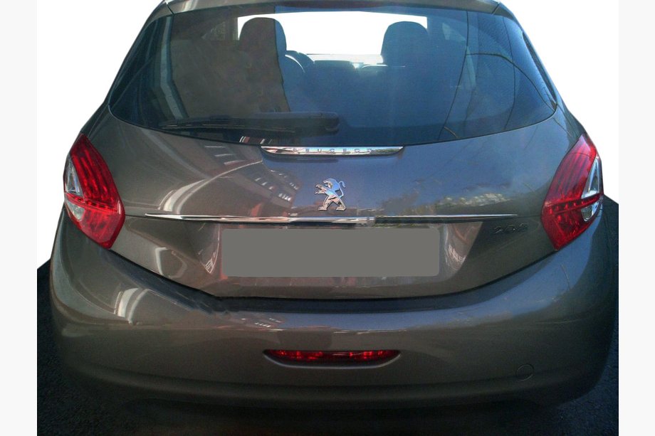 Peugeot 208 2012-2019 Chromleiste über dem Kennzeichen Tit-designs (Edelstahl) Image