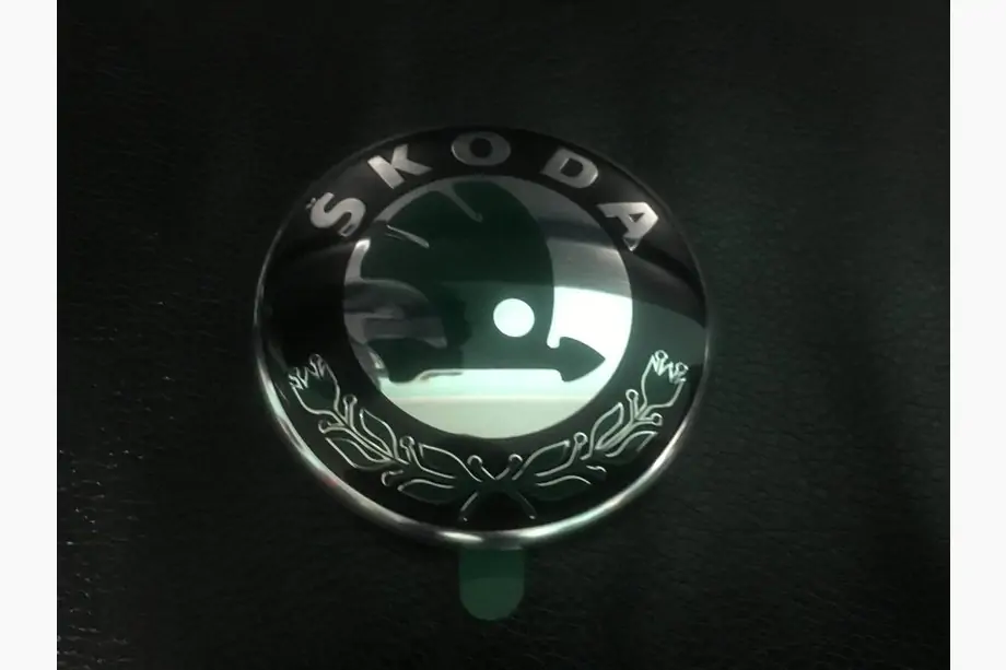 Skoda Octavia II A5 2006-2010 Emblem Original Image