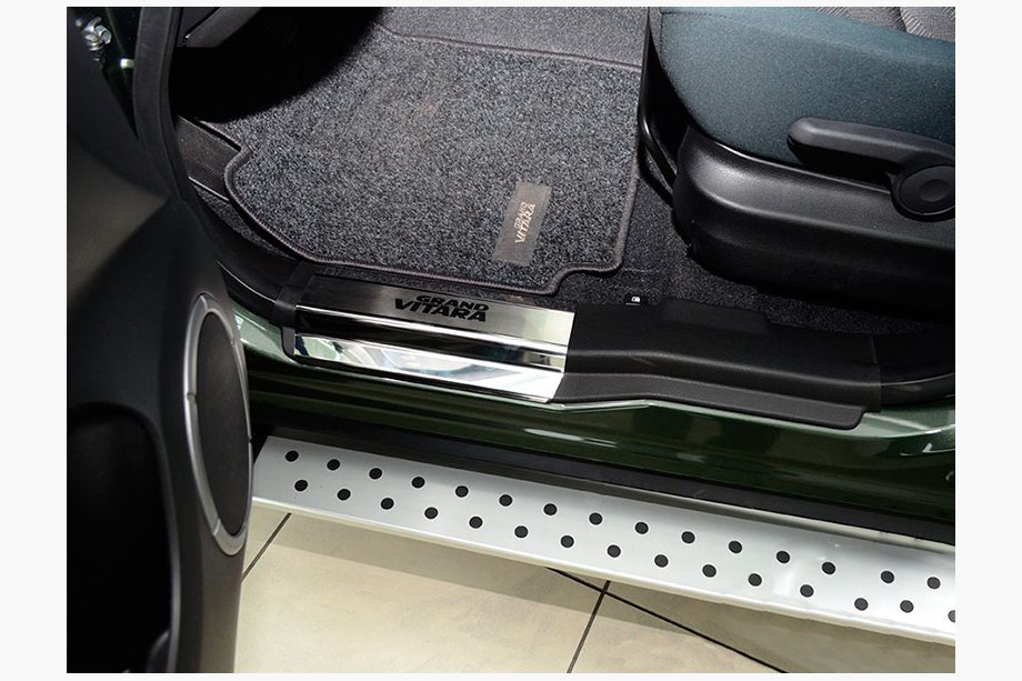 Suzuki Grand Vitara 2005-2017 Einstiegsleisten Natanika Premium (4 Stk, Edelstahl) Image