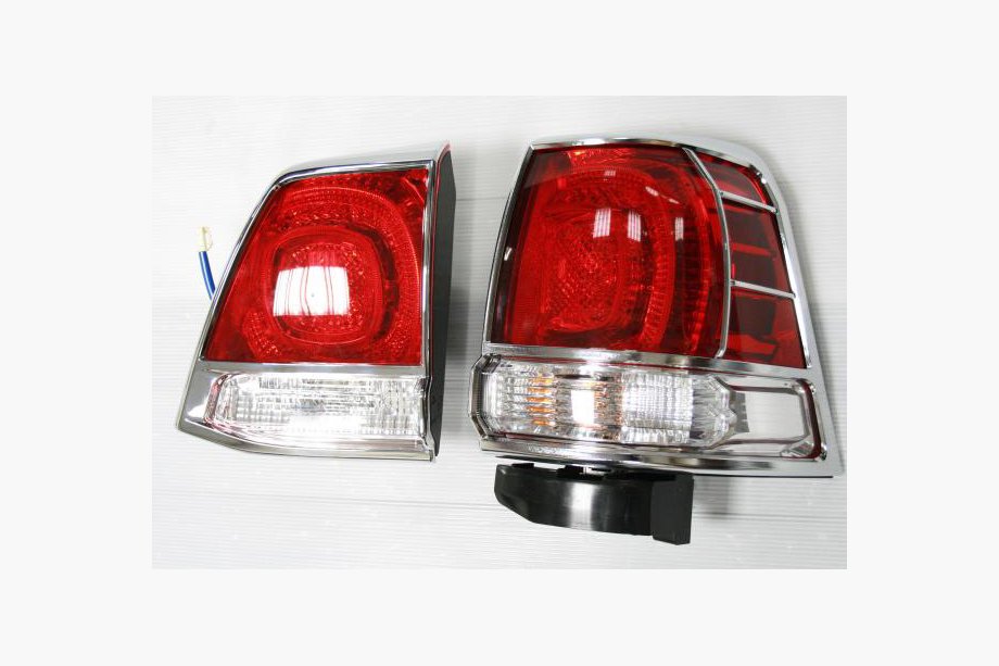 Toyota Land Cruiser 200 2007-2021 Chrom Rückleuchten Abdeckungen (2008-2012, 4-teilig, Kunststoff) Image