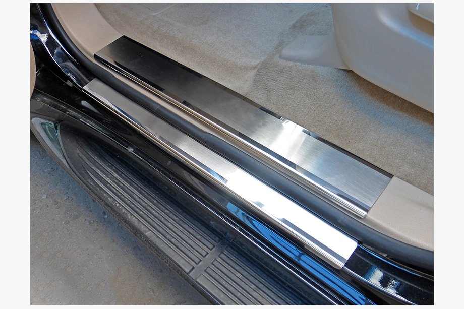 Toyota Land Cruiser 200 2007-2021 Edelstahl Einstiegsleisten Set Nataniko Premium (2008-2015, 8 Stk) Image