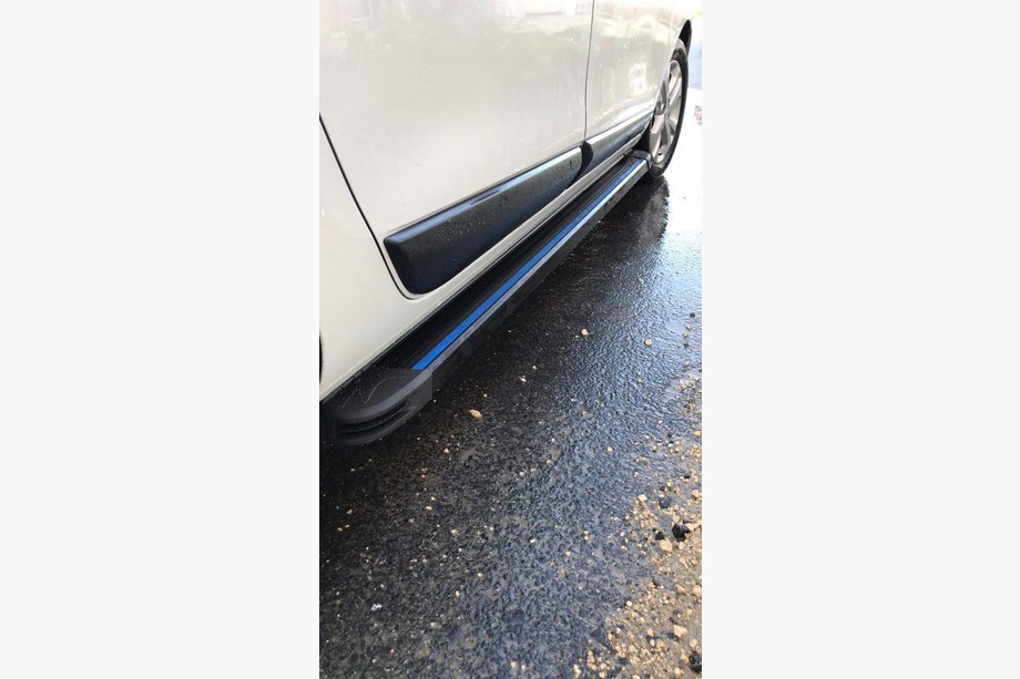 Opel Vivaro 2019- Seitenschweller Maya Blue (2 Stk., Aluminium) XS – Kurzer Radstand Foto 3