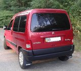 Citroen Berlingo 1996-2008 Premium Passgenaue Schmutzfänger mit Vertiefung (2 Stk) Foto 2