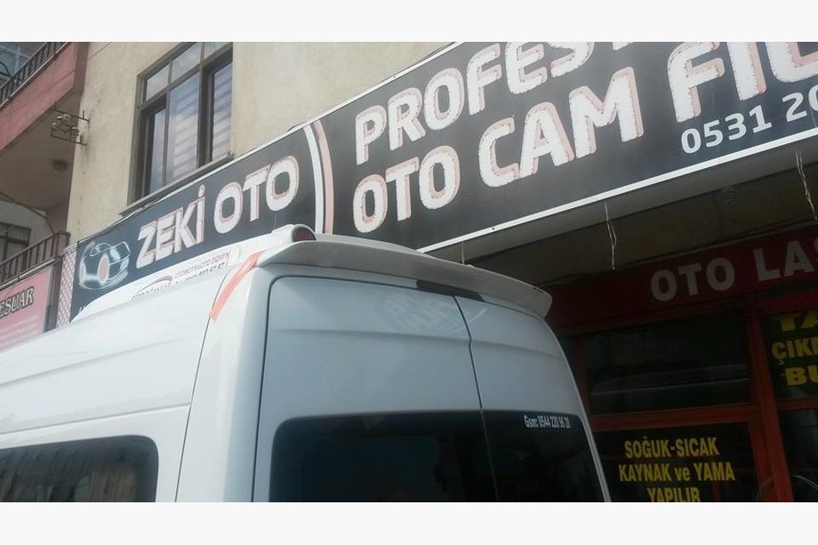 Volkswagen Crafter 2006-2016 Heckspoiler Anatomik (schmales Modell, grundiert zum Lackieren) Foto 9
