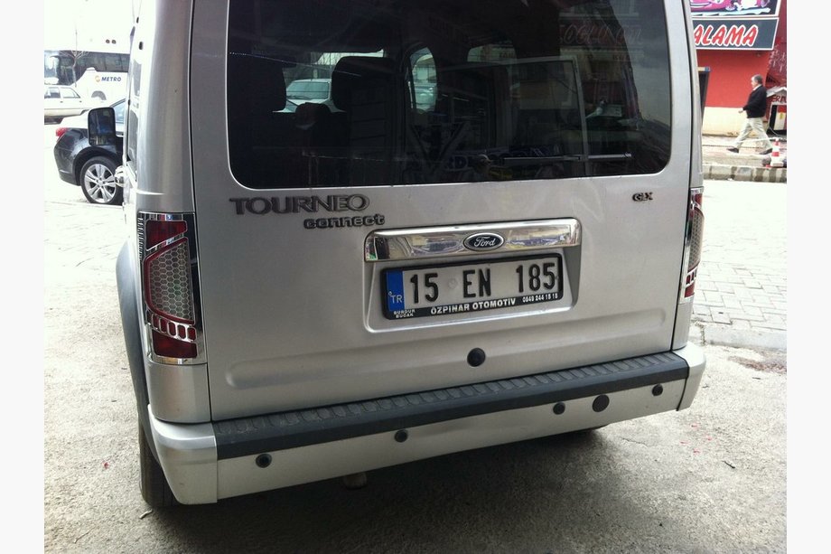 Ford Connect 2010-2013 Chromleiste über dem Kennzeichen (Montage auf Original, Edelstahl) OmsaLine - Italienischer Edelstahl Foto 3