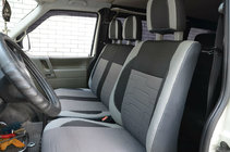Volkswagen T4 Caravelle/Multivan 1990–2003 Autositzbezüge (Kunstleder↗Stoff, Premium) Vordersitze 1↗1 Foto 1